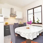 Apartment Danijel 1956 Pula
