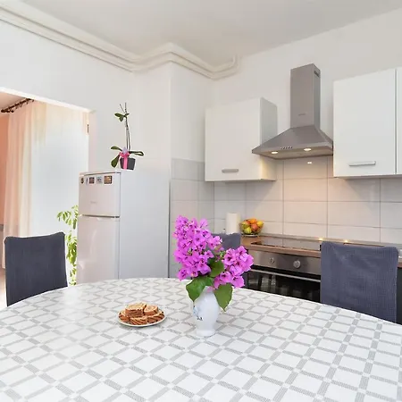 Apartman Danijel 1956 *