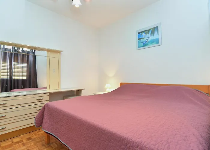 Danijel 1956 Διαμέρισμα Πούλα