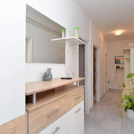 Apartament Danijel 1956 *